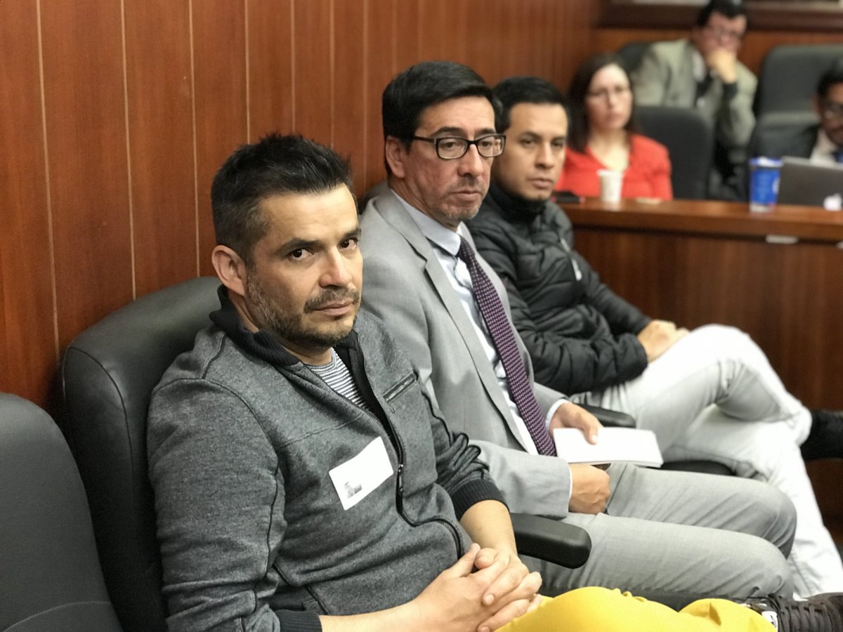 jimmychamorro's tweet photo. Nos acompañan en #ComisiónII los familiares de los 3 ecuatorianos secuestrados y asesinados en manos de alias Guacho, quienes vienen en busca de respuestas y exigiendo ayuda. @SenadoGovCo #NoMásSecuestros #NoMásMuertes #FronterasSinControl 🇨🇴🇪🇨 https://t.co/QQtvfcJLt4