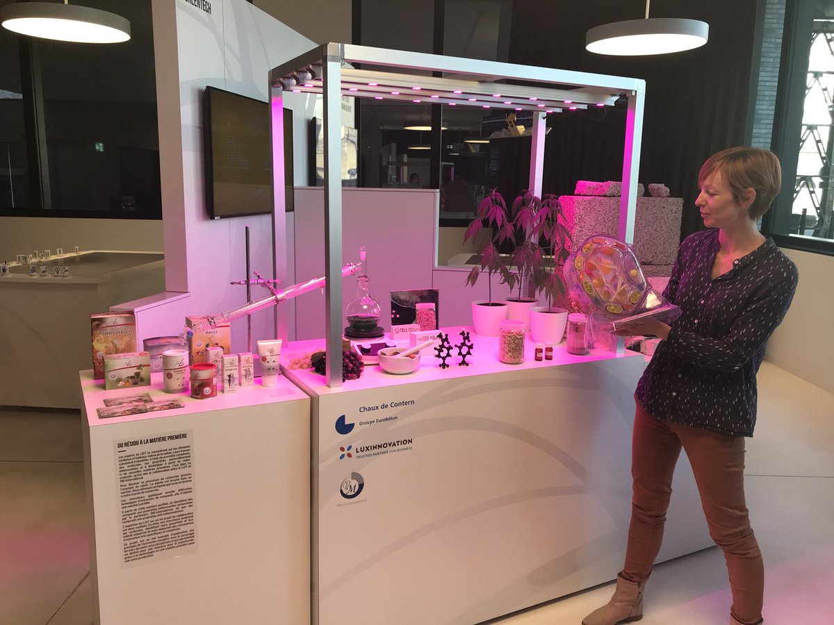 wide_lu's tweet photo. Super interesting visit of the LIST showroom @Luxembourg_RTO #diversityday18 #data #biology #materials #STEM https://t.co/8ACStTbWHx