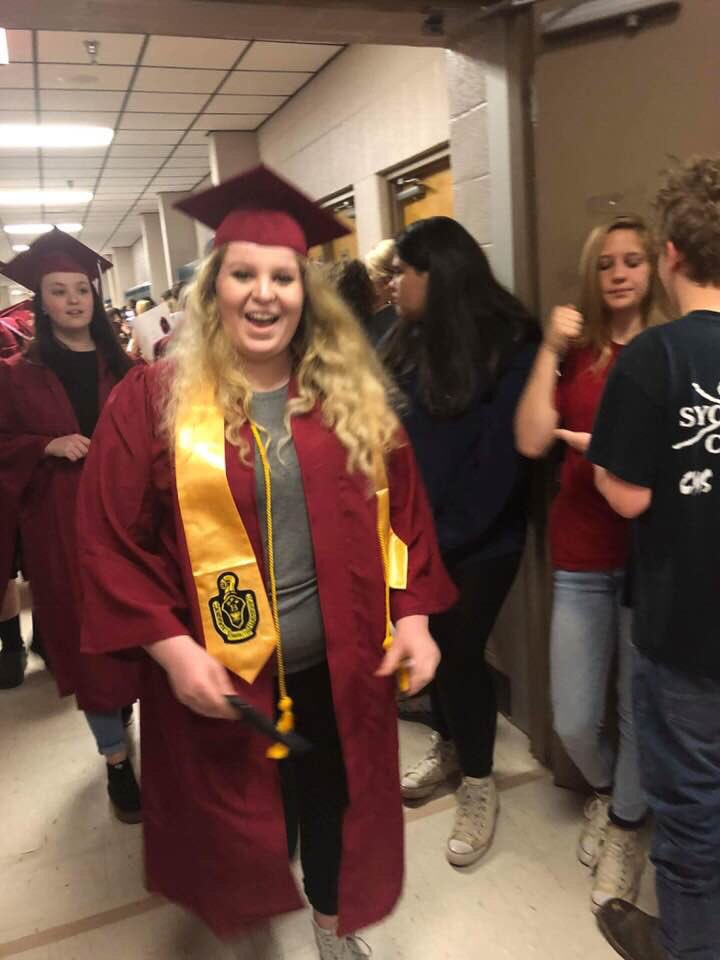 krantz_tracy's tweet photo. Senior Walk Down Memory Lane for CCCHS. First stop Cheatham Middle School. Final stop West Cheatham Elementary School. Poem her sister wrote on her senior year. So proud of this beautiful young lady! #Classof2018 #TopHonors #ProudParents #Letthetearsbegin! https://t.co/3vm8TemSkg