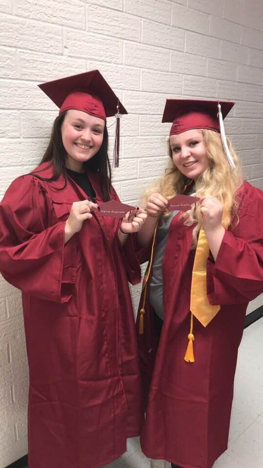 krantz_tracy's tweet photo. Senior Walk Down Memory Lane for CCCHS. First stop Cheatham Middle School. Final stop West Cheatham Elementary School. Poem her sister wrote on her senior year. So proud of this beautiful young lady! #Classof2018 #TopHonors #ProudParents #Letthetearsbegin! https://t.co/3vm8TemSkg