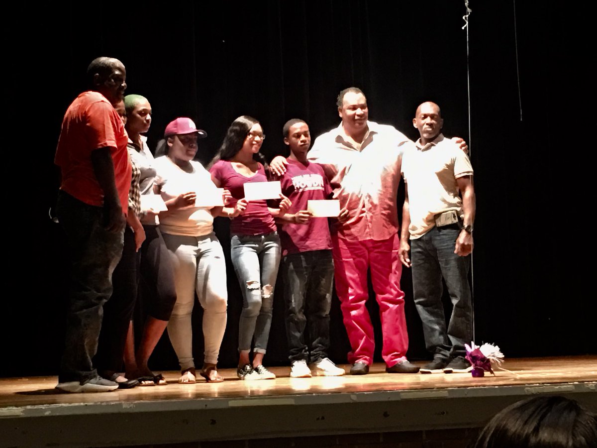 trinamwright's tweet photo. @WeLoveWheatley X @HISD2College Celebrating our wildcats at our Signing Day! So proud of C/O. 2018! https://t.co/8siRtKI9AW