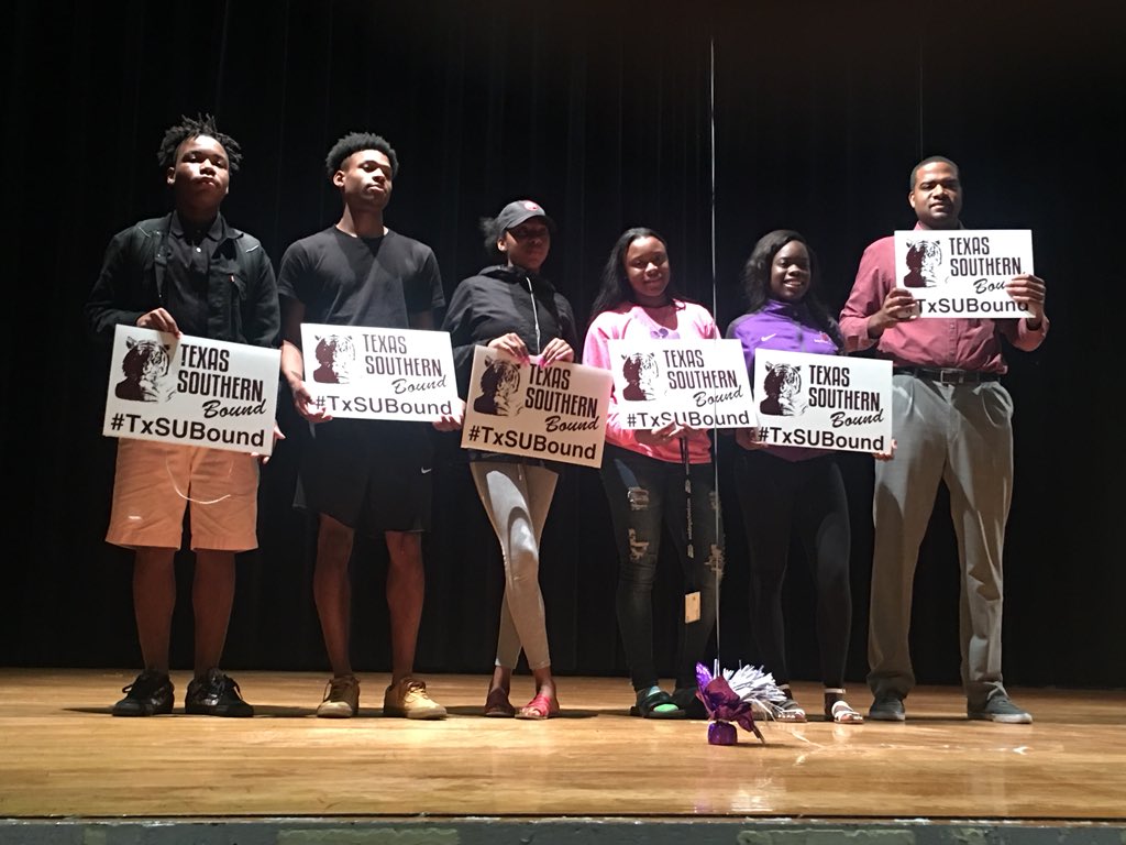 trinamwright's tweet photo. @WeLoveWheatley College Signing Day for C/O 2018! So proud of these wild cats! 💜🎓 #CollegeReadiness #WheatleyHighSchool #HISD2College https://t.co/xYNqFy4UAD