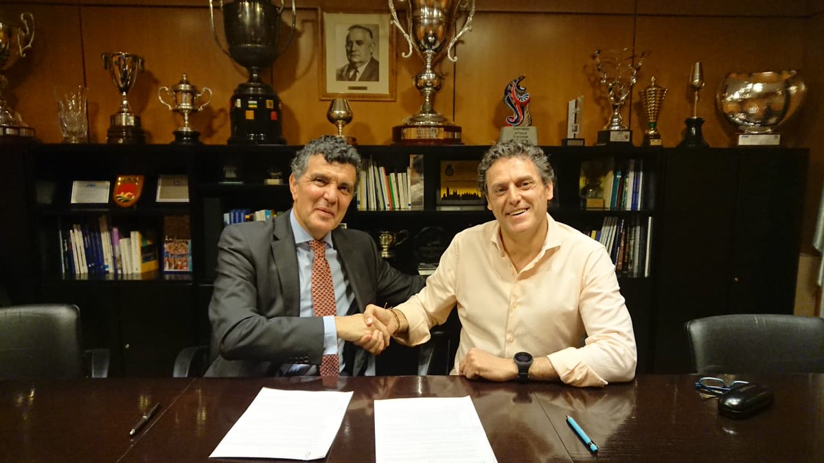 nataciocat's tweet photo. .@NaniGuiu nou director tècnic de #waterpolo de la Federació Catalana de Natació https://t.co/jZOOK7BpLn https://t.co/akCfDpf4eP