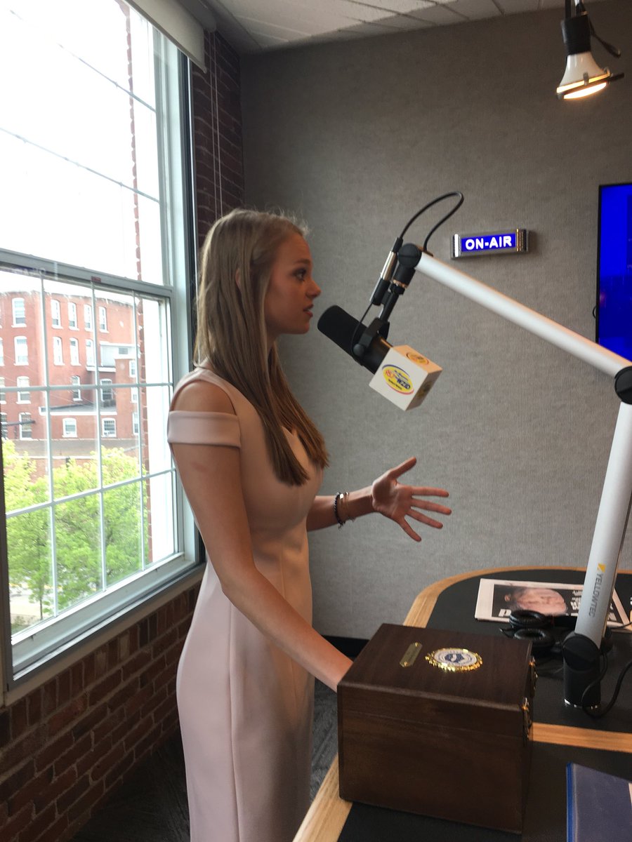 MissNHOrg's tweet image. I had so much fun this morning before school with Neal and Marga from WZID! We talked about life as Miss New Hampshire and all about my plans for the future with aviation! Thank you for having me, I hope to see you soon! #SkysTheLimit #MissNH2018