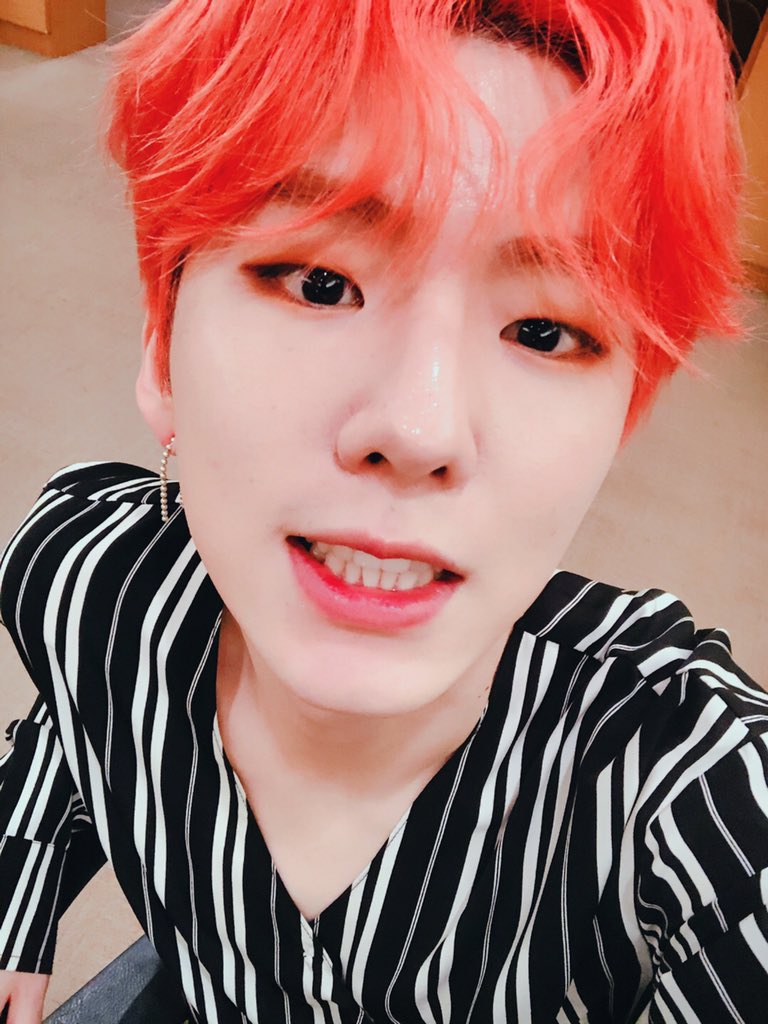 Official_MX_jp's tweet image. [#キヒョン] いつも 愛してくれる 日本モンべべたちの おかげで すごく しあわせ一年でした!!!!! 
これからもよろしくお願いします。
もっと かっこいいステージ きたいしてください！