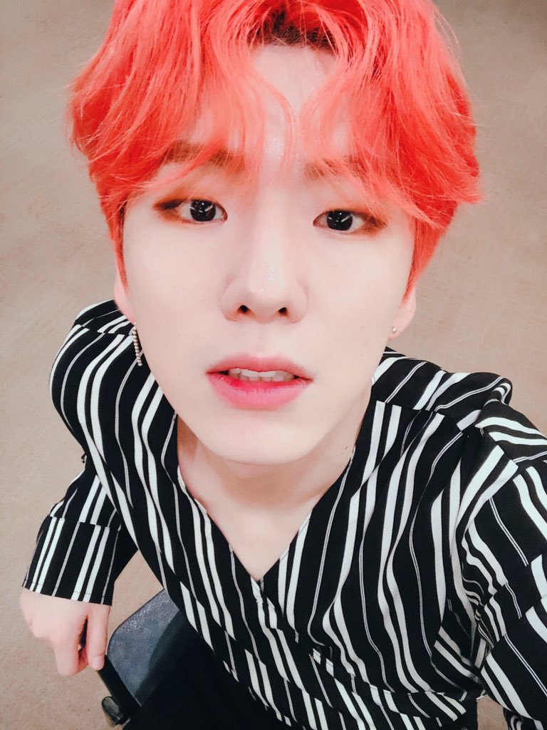 Official_MX_jp's tweet image. [#キヒョン] いつも 愛してくれる 日本モンべべたちの おかげで すごく しあわせ一年でした!!!!! 
これからもよろしくお願いします。
もっと かっこいいステージ きたいしてください！