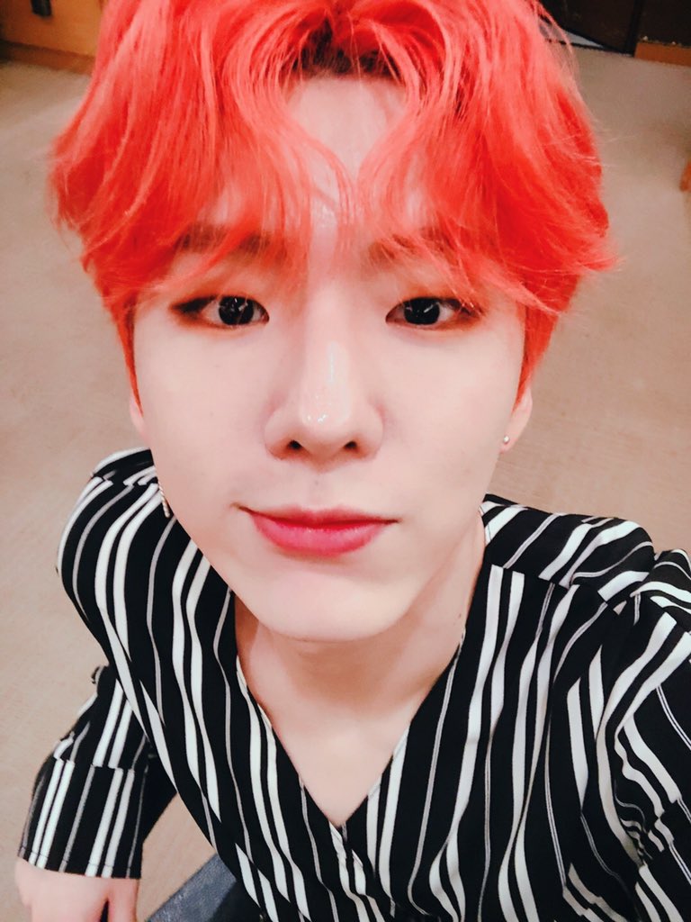 Official_MX_jp's tweet image. [#キヒョン] いつも 愛してくれる 日本モンべべたちの おかげで すごく しあわせ一年でした!!!!! 
これからもよろしくお願いします。
もっと かっこいいステージ きたいしてください！