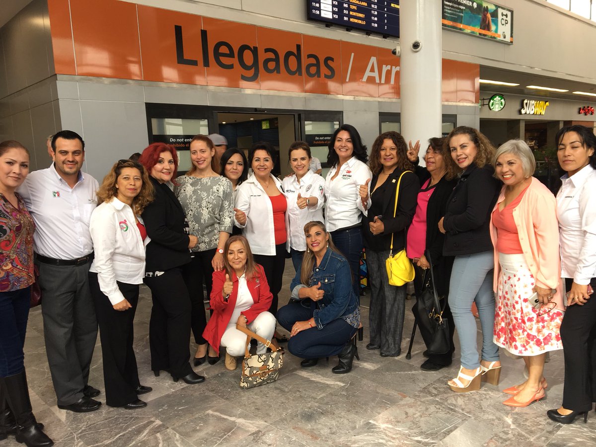 HildaFloresE's tweet photo. Feliz de estar en Tijuana #BajaCalifornia para respaldar a l@s candidat@s del #PRI y seguir llevando la oferta política de nuestro candidato @JoseAMeadeK.
Con el trabajo en tierra vamos a lograr el éxito electoral. 
¡Vamos a ganar! https://t.co/VQ3SFA2Jb7