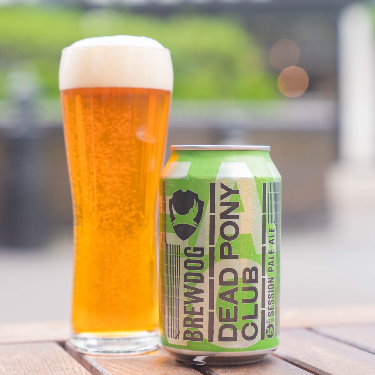 ONeillsPubs's tweet photo. It's Thirsty Thursday and it's officially four weeks to go until the start of the World Cup! So there's plenty of reasons to celebrate and crack open a can! Today we are drinking one of our favourite craft brews by @BrewDog 🍺 Join us for some pre-weekend, antics! #wc2018 https://t.co/dS7qKvna5V