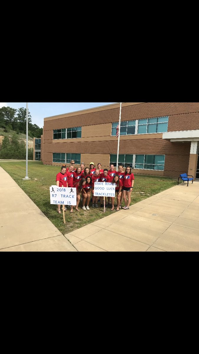 R7_Football's tweet photo. We’re off! Can’t wait to see what this group accomplishes these next two days. #state2k18 https://t.co/Ls0LoJhbKd