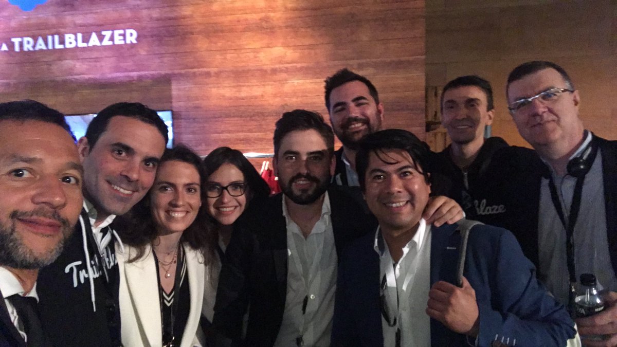 manemdn's tweet image. #SalesforceMAD @GroupePSA gracias por visitarnos