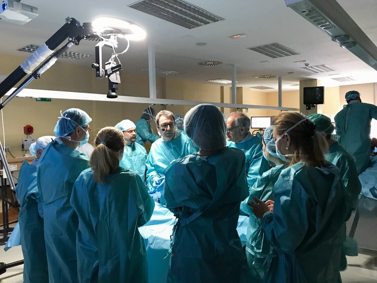 Esta tarde tenemos práctica de Neuromodulación de Raíces Sacras con el doctor José Luis Gutiérrez, jefe de Servicio de Urología del Hospital Universitario Marqués de Valdecilla. ¡Súper interesante!

#mastersuelopelvUMH
#urology #posgrado