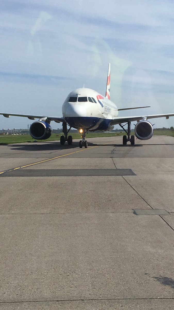 ABZ_Airport's tweet photo. That’s a wrap for day 4 of #UKAirportsSafetyWeek - today we took part in an airside safety tour along with @NATS, and provided passengers with airport security advice. Check back tomorrow for the final day of safety week! #dotherightthing #promotingsafetytogether @AOA_UK https://t.co/tZPh6jujbO