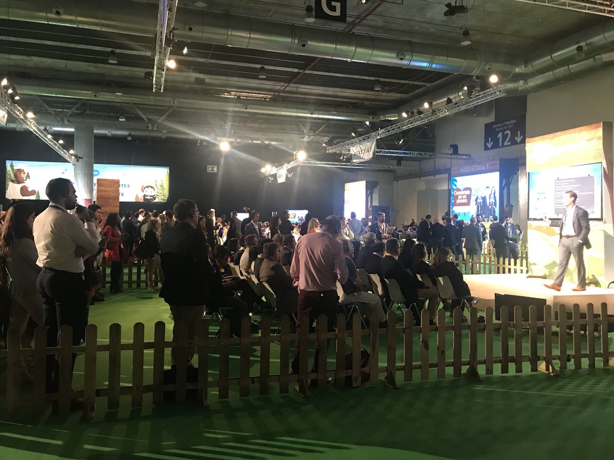 manemdn's tweet image. CSG Stage #SalesforceMAD