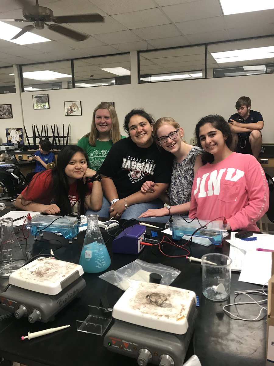 msblythe_'s tweet photo. Lab time!  #ibbiology https://t.co/asz15DJk4G