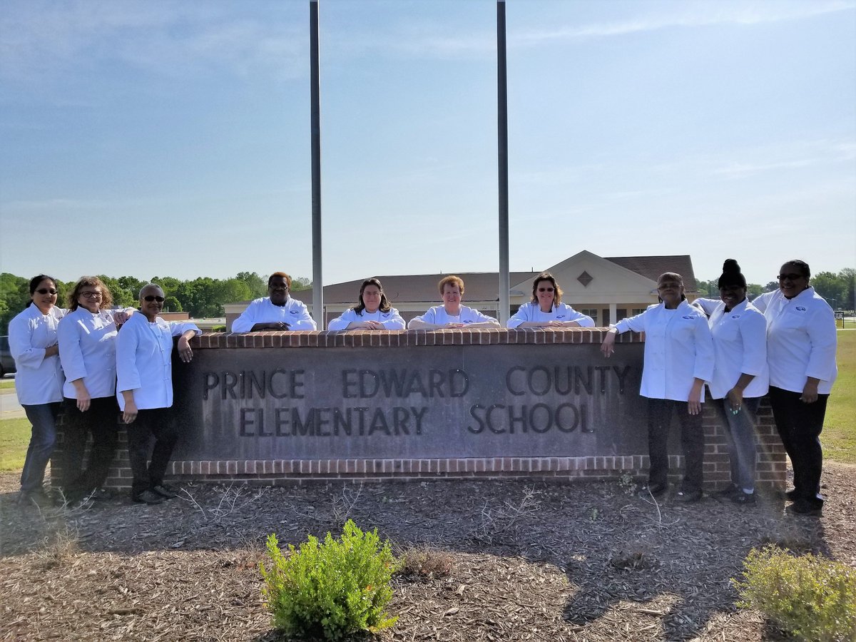 nokidhungry's tweet photo. They say it takes a village, but in the case of #SchoolBreakfastHeroes in Virginia, it takes an entire Elementary school. Congratulations to the cafeteria staff, administrators &amp; teachers at @PrinceEdwardSch in Farmville, VA! Read more on their work👇 
https://t.co/p1u1EMXjcX https://t.co/TwkeLpxUZi