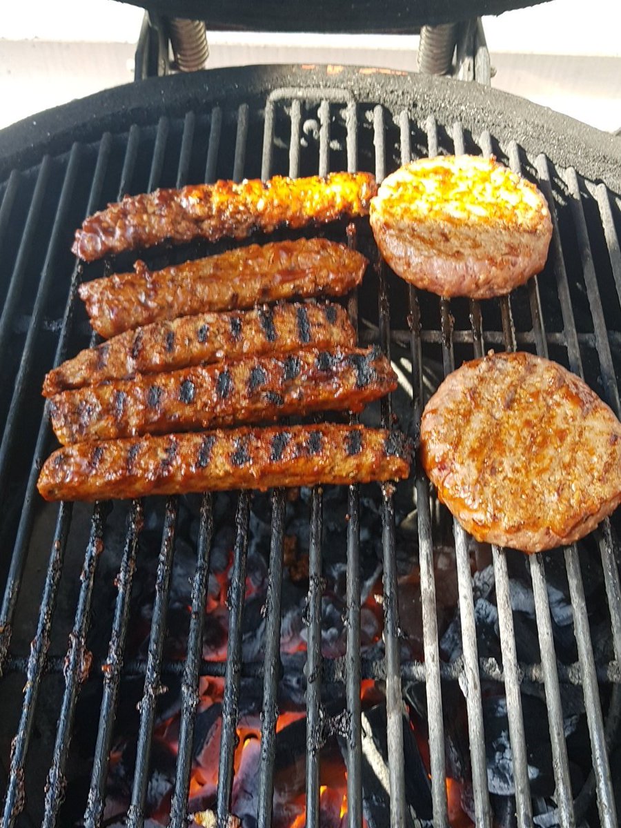 ProperChurch's tweet photo. @MalahideButcher it's the lamb grillsticks minus the sticks and burgers for me today, fakeaway to follow!! #Lean18 #spAthlete https://t.co/x7WO2dq1JT
