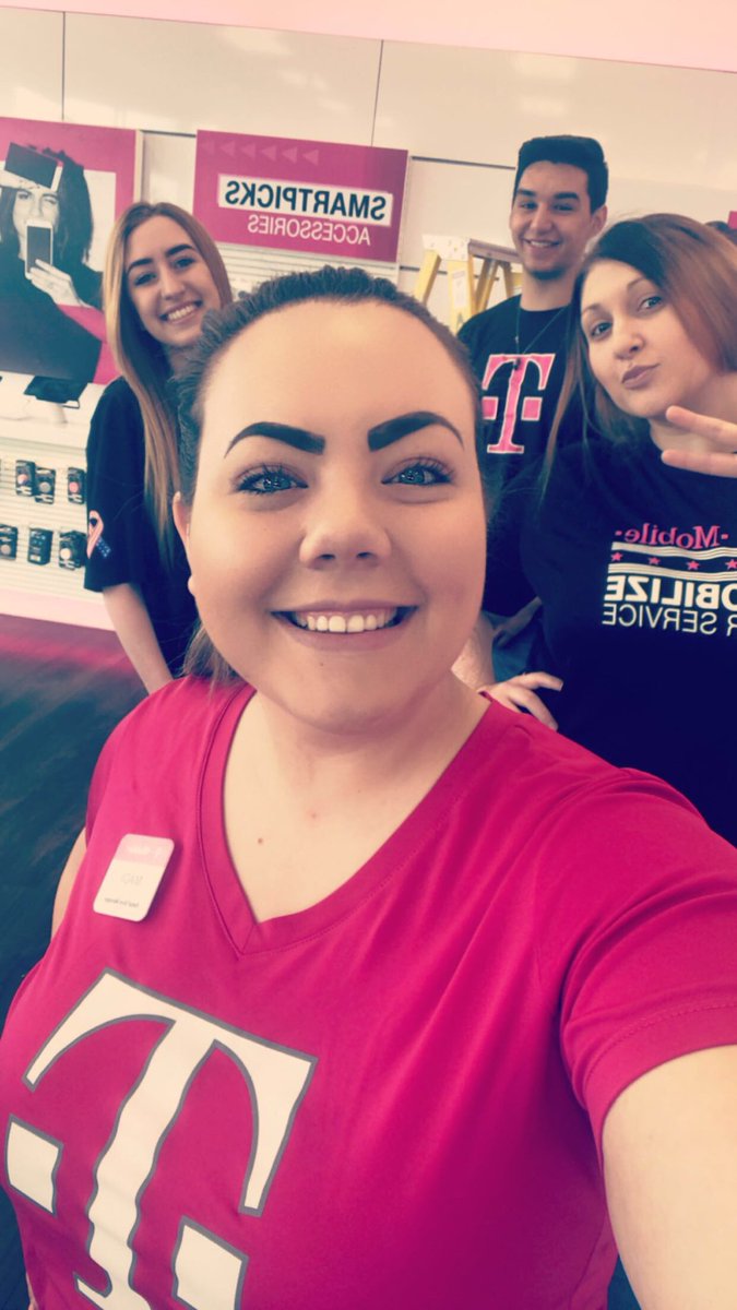 madirose97's tweet photo. Out here in #RAMPtario we are a bunch or #RAMPaholics 🤩 We are ready for this AMAZING Thursday! Only 2 more days for these new hires as well! @bruin_bryan @nazarma @MGonzal186 #AreYouWithUs #tmobile @taylorstringer8  @yungtmobile @ashley040429 https://t.co/sDf23GYqMG