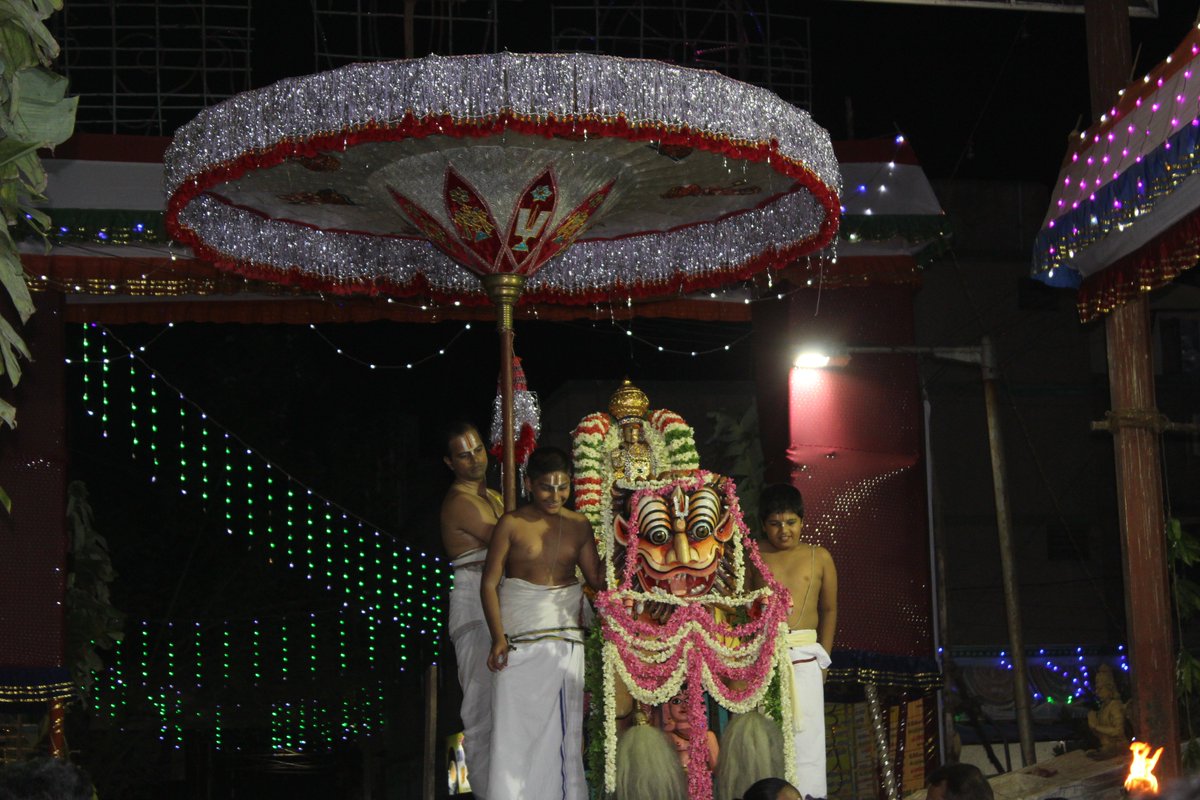 PorurTimes's tweet photo. ஸ்ரீ சத்யவரதராஜ பெருமாள் கோவிலில் (அரும்பாக்கம்) 16ம் ஆண்டு பிரம்மோத்ஸவம், இன்று (மே 17ம் தேதி) இரவு 7 மணிக்கு சிம்மவாகனம் திருவீதி உலா நடைபெற்றது.
https://t.co/u0aRSXEjrO https://t.co/KUjfA4J1Rp