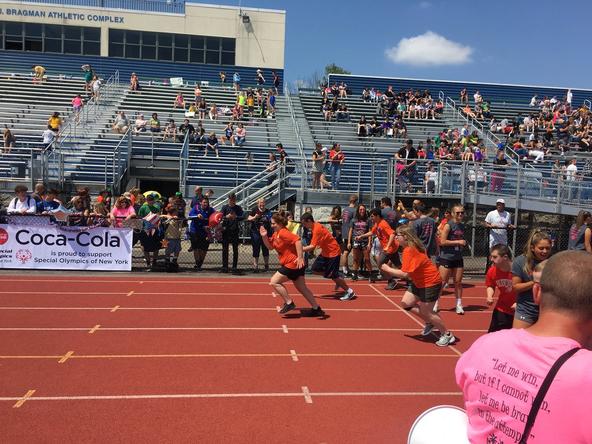 MrLawrence_LCSD's tweet photo. A great day at the Special Olympics! Congratulations to all of our athletes! https://t.co/HdT3dhFb0K