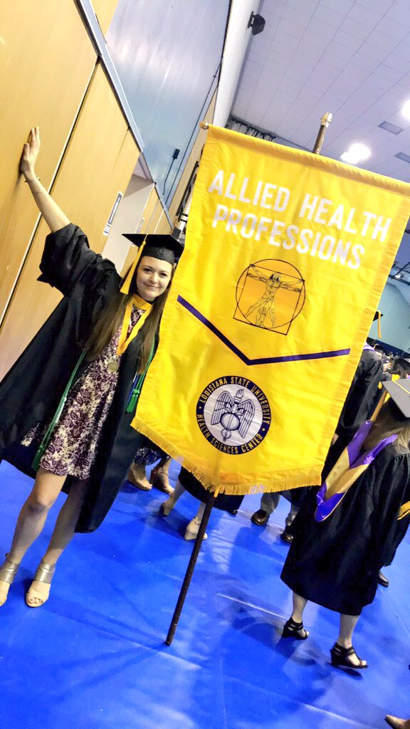 MaryHannahPJ's tweet image. SHE DID IT YALL!!! #justcallhermaster #mynerd 🎓🤓