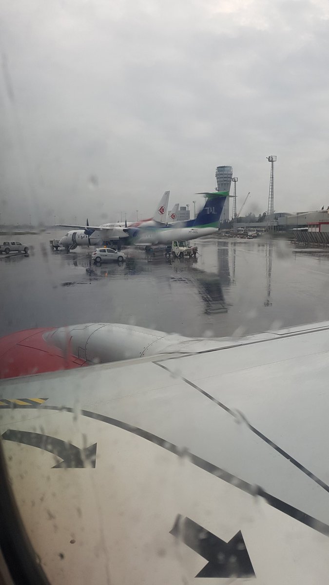 Off the sky in a cool rainy day. #lifeinthesky #travelohic #flightlover