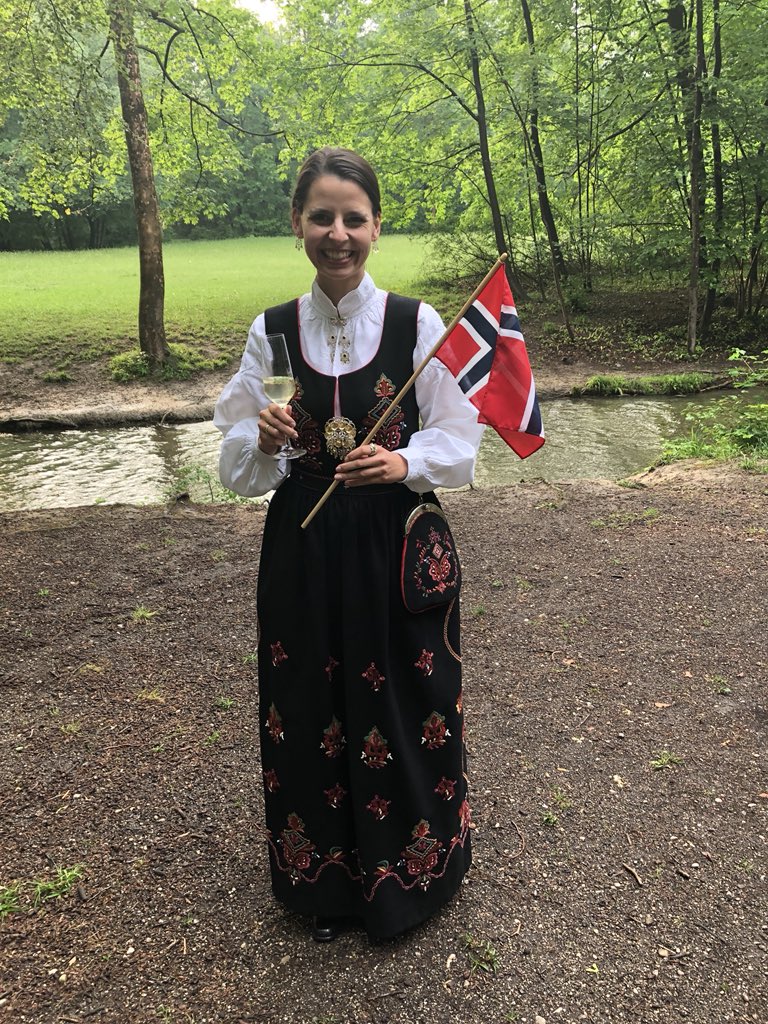 Hurra for 17. mai!! Happy national day, #Norway! 🇳🇴🇳🇴🇳🇴 #sunnmørsbunad