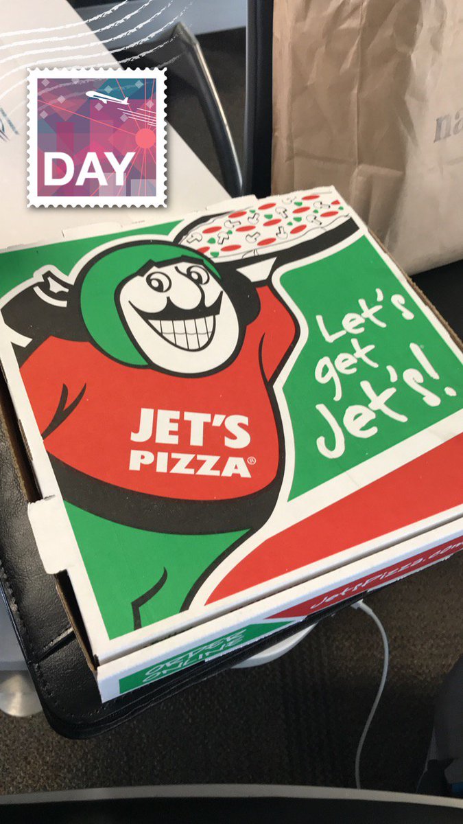 notrachsak's tweet image. When your carry on is a box of @JetsPizza... #CaliforniaProblems