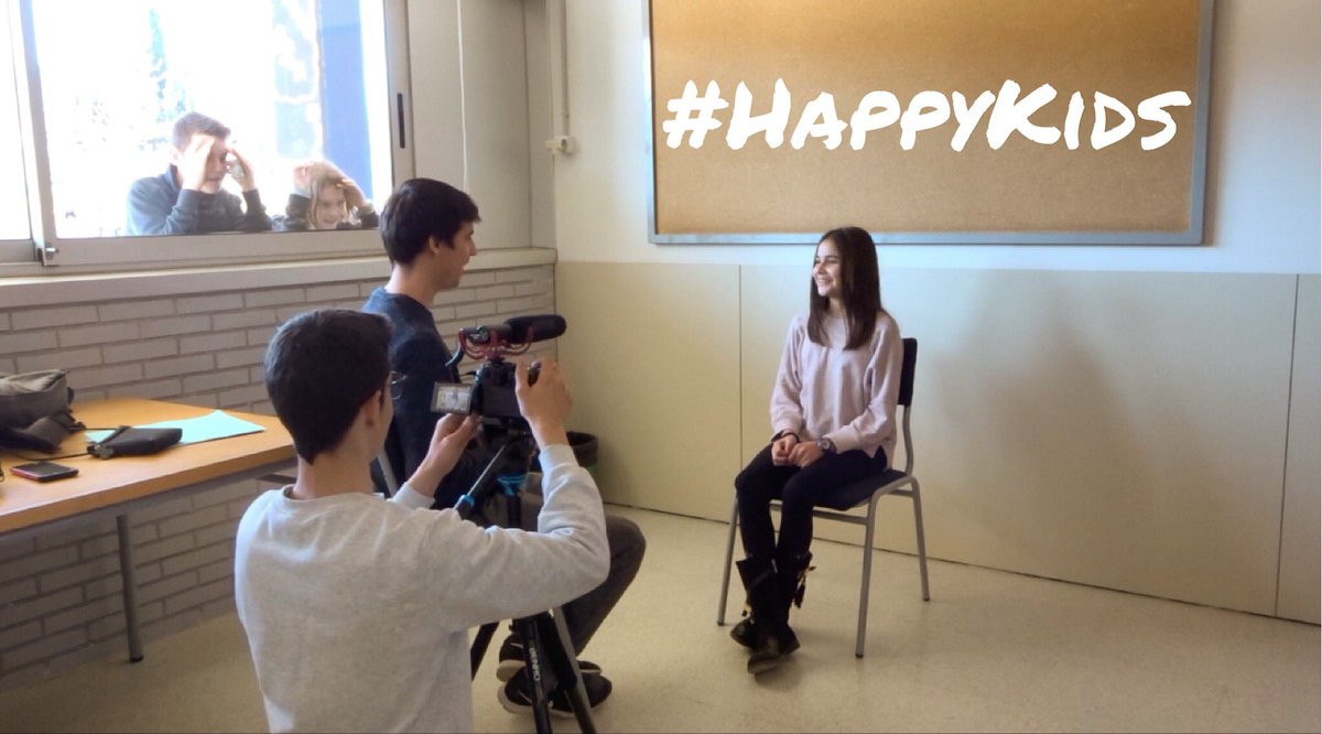 SrRomani's tweet photo. Próximamente.🎬
De los creadores de #HappyHomeless llega #HappyKids 👶🏼👧🏻 Muy pronto descubriremos qué piensan los más pequeños sobre la felicidad y otros temas como el amor, el dinero, o la libertad.💭 ¿Qué crees que dirán?🙊#TheAlexperience #Happiness #CameraMan #Speaker https://t.co/Rx7koGzIHT
