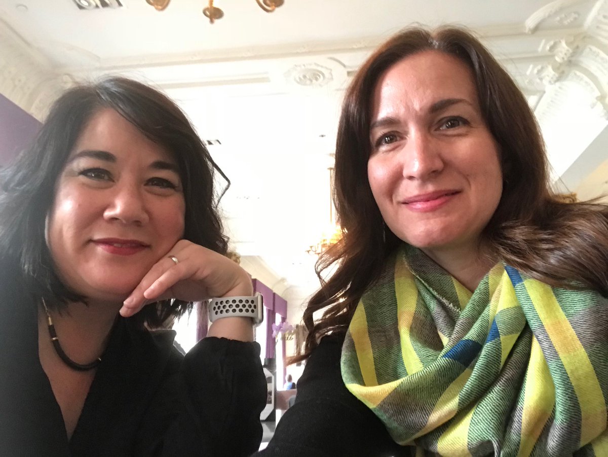 tomakodeaner's tweet photo. Staying Sexy!  Can’t wait to see @GHardstark @KarenKilgariff #myfavoritemurder #SSDGM #Glasgow https://t.co/oQBsulFuPs