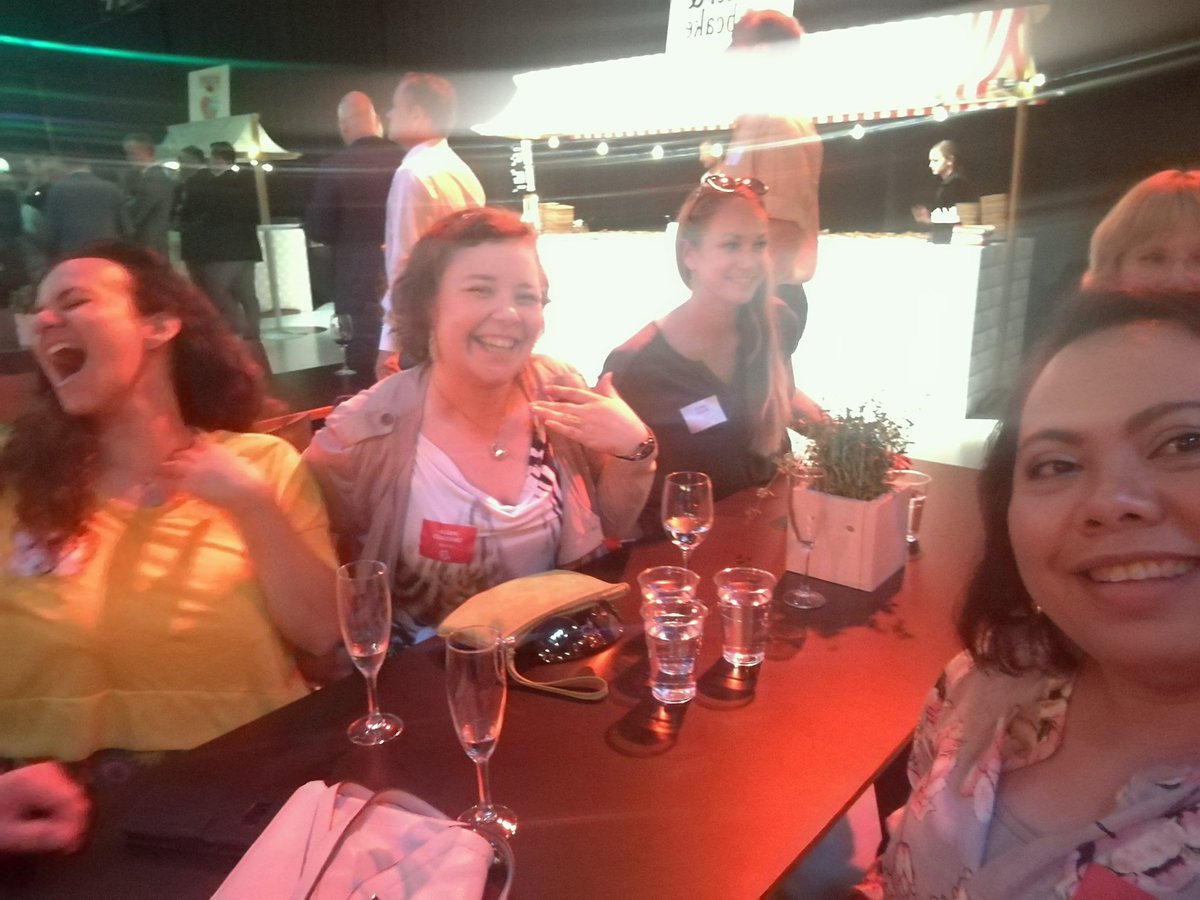ElenaVanLeemput's tweet photo. Happy 15th birthday Sofigate #sofigatefriends https://t.co/1nciAsKFK8