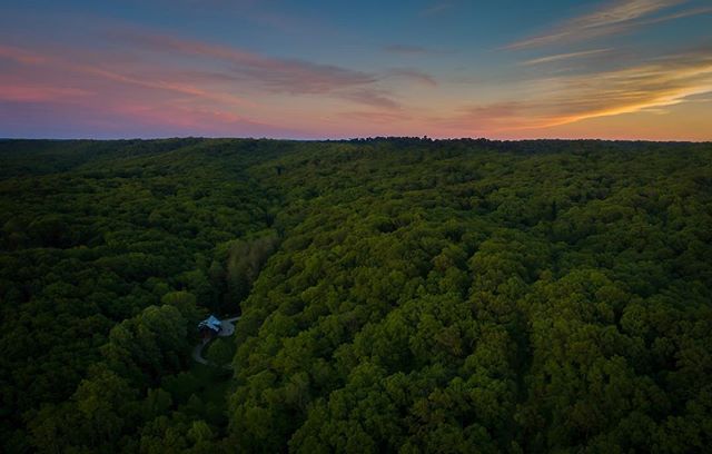 ILuvBrownCounty's tweet image. Can you believe this is Indiana? .
.
.
.
#ilovebrowncounty #h2gindiana #fieldsofgreen #rollinghills #indiana #outdoorindiana ift.tt/2rMDpvK