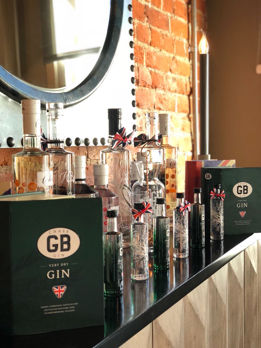 All set for a very British gin night with @ChaseDistillery #havingonefortheroyalwedding #gintasting <a href="/milsomhotels/">MH&R</a>