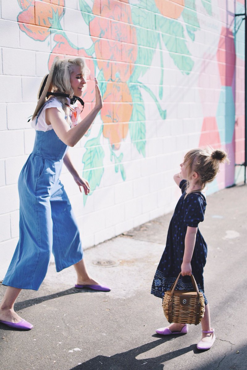 fancytreehouse's tweet image. We such a great time at our @OldNavy shoot last month! Head to my blog for peeks of the shoot we did at Milk Studios and more of our own styling! #OldNavyStyle #Mini❤️me #sponsored