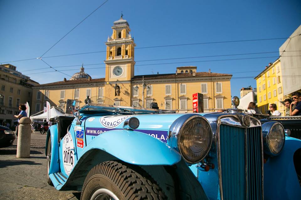 Tutto il centro storico in festa per la #Millemiglia: sabato dalle 9.30 velivoli storici sorvoleranno il greto del torrente Parma; Fiat Chrysler Automobilies in Piazzale Barezzi, vetture Dallara in Piazza Garibaldi; 17.30-22 aperitivo.
Info: bit.ly/2KuHHzj