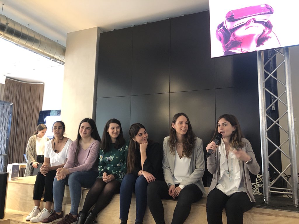 SandraMArevaloA's tweet photo. Empieza la presentación de @youngitgirls, la red enfocada en inspirar vocaciones tecnológicas entre chicas jóvenes, liderada por ingenieras con ganas de igualar la participación de las mujeres en el sector tecnológico. #hackdgap https://t.co/8L1qNRxngL