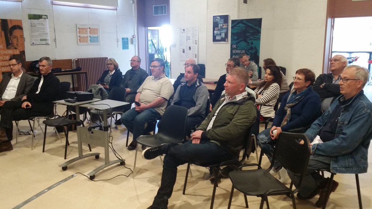 CAPEB76's tweet photo. Capeb le Havre. Intervention de M. Cotard, responsable BIM Habitat 76 auprès des artisans du bâtiment dans le cadre du projet ELITE Erasmus + porté par la CAPEB 14. https://t.co/TWXcPyuxl2