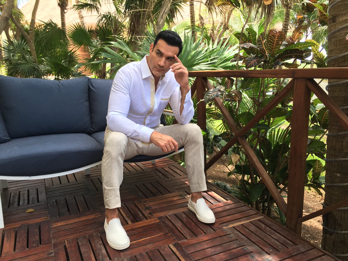 davidzepeda1's tweet photo. Iniciamos gira de teatro "porque serà que las queremos tanto? Mayo: 17Ensenada18Mexicali19 Tijuana,20San luis Río Colorado, 21Hermosillo, 22LosMochis,23Culiacan,24Cd Obregon,25Guaymas,26Nogales! https://t.co/u81ra2DQjK