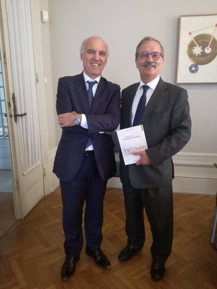 fbanha's tweet photo. A convite do Pró-Reitor da UP, Prof. Carlos Brito, enquanto membro do seu Advisor Board, participei numa interessante e interativa reflexão sobre oportunidades e desafios no Ecossistema de Inovação desta emblemática Instituição de Ensino Universitário. https://t.co/cCtzKVyjO8 https://t.co/qb8X6x8XLU
