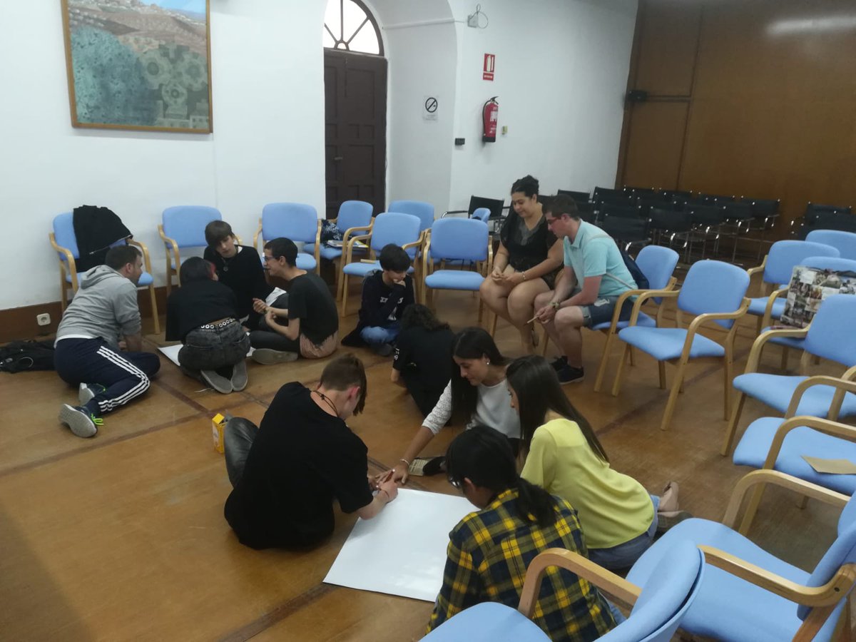 Taller Sensibilización Racismo y Xenofobia "Derribando Barreras" <a href="/IAJuventud/">Instituto Andaluz de la Juventud</a> <a href="/CijUbeda/">Área Juventud Úbeda</a> #CodigoJoven