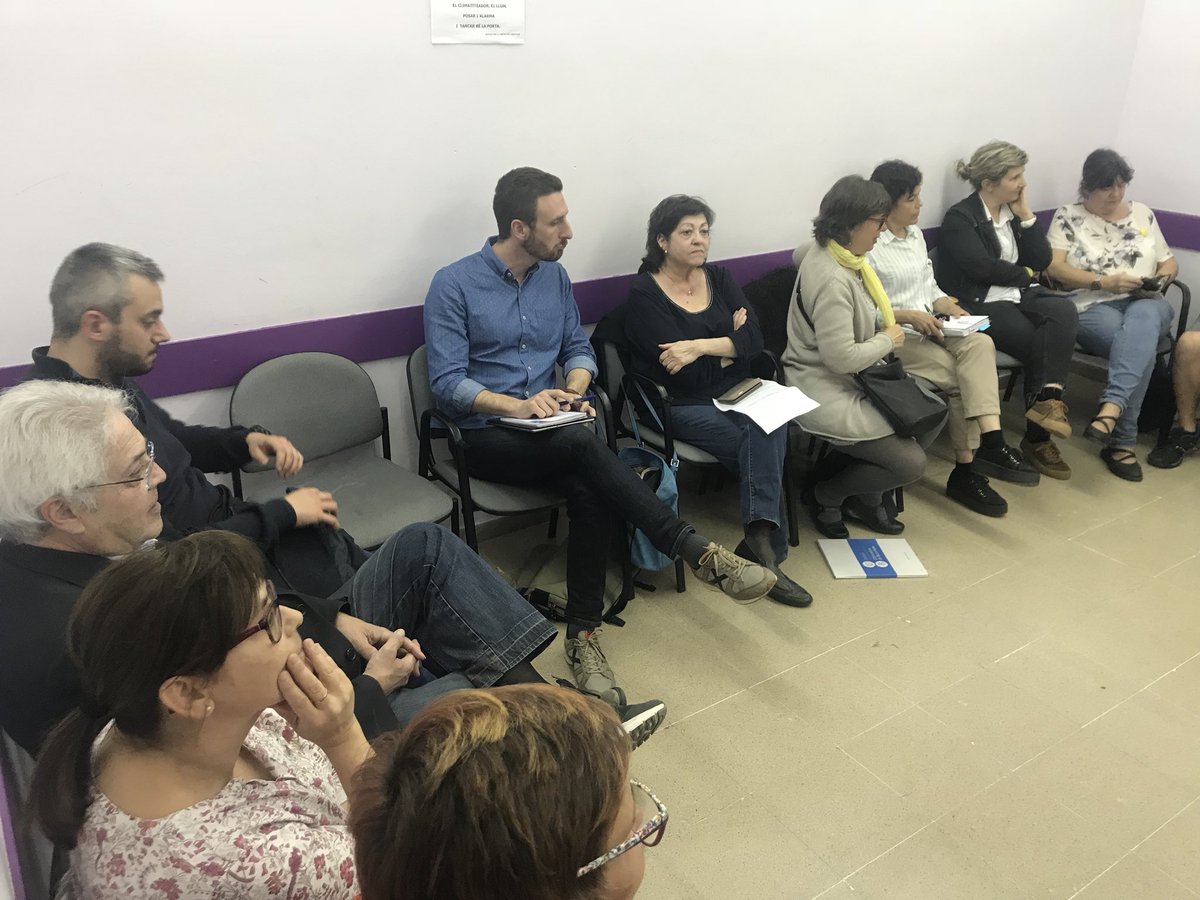 AjCaldesMontbui's tweet photo. Ciutadania, tècnics municipals i regidors es troben per analitzar les propostes que s’estan concretant dins el PEC #educaldes https://t.co/aVFmL6syWA
