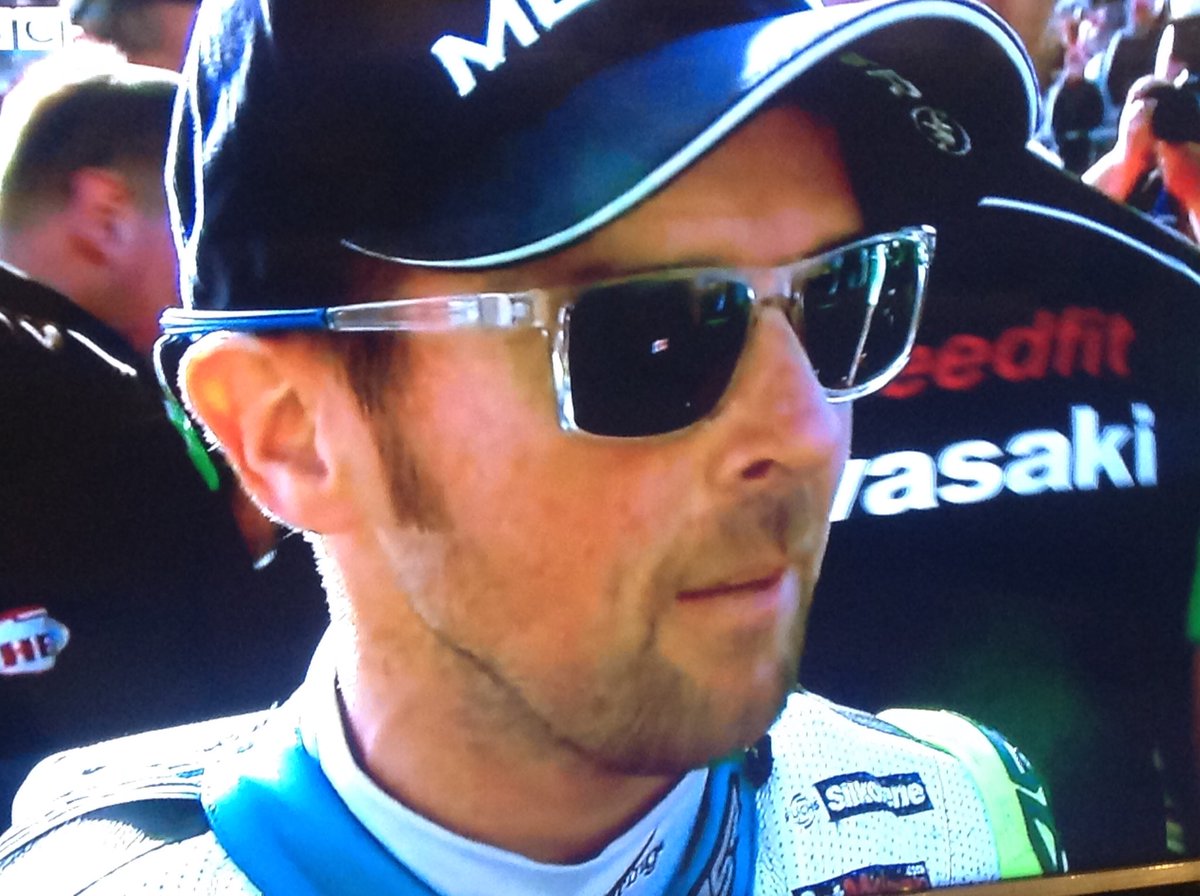 4thxjuly's tweet photo. 1st Race #NW200 https://t.co/7cHaIcQub4 ...... 🏁#NIR #Yamaha 4.34.427 #Racetime #6laps https://t.co/wNAFZMx9gJ