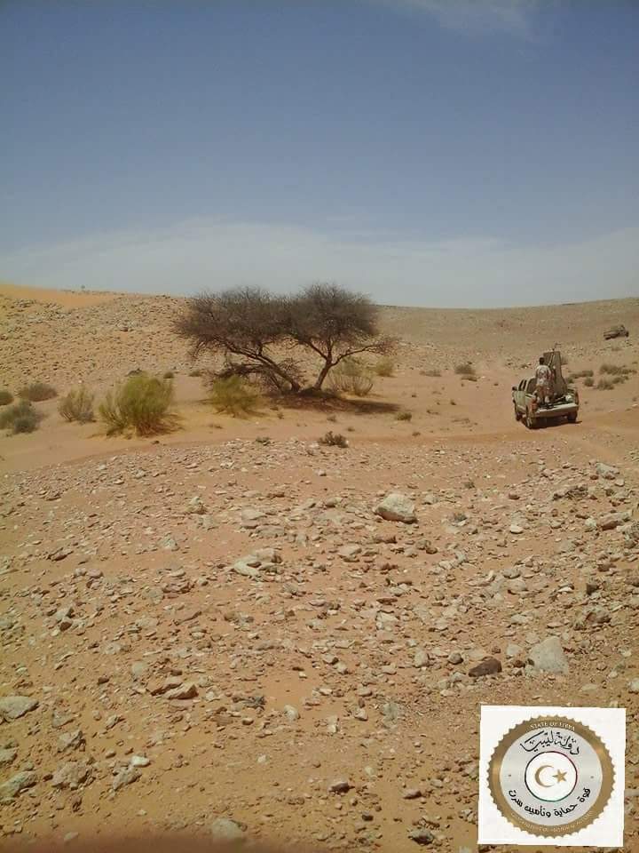 centre_ly's tweet photo. #قوات_تأمين_سرت تقوم بدوريات روتينية لملاحقة فلول داعش الهاربة  وتأمين وتمشيط الأودية جنوب #سرت وقد عثرت على عدد 14 صاروخ في معسكر كان يستخدمه #داعش لتجهيز المفخخات
#انتصر_البنيان #سرت_عادت #ليبيا https://t.co/jLmbonolQh