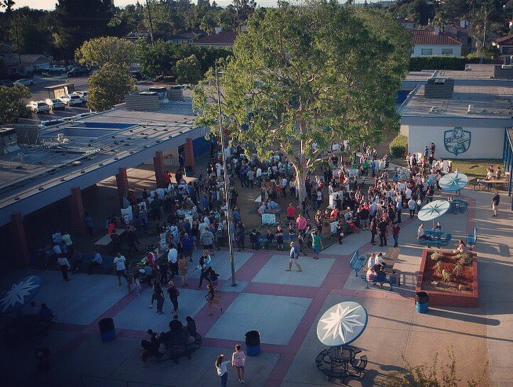 Sushie213's tweet photo. Amazing drone shots from last night by Christian! #excitedstudents #proudteacher #20percentproject #heweshighlanders #seeusshinetusd @TUSDconnect @TUSDschools @Drlitfin @suptfranklin @michelleciecek https://t.co/3uXtsorSA1