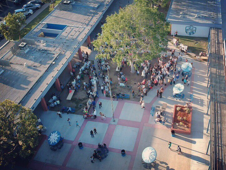Sushie213's tweet photo. Amazing drone shots from last night by Christian! #excitedstudents #proudteacher #20percentproject #heweshighlanders #seeusshinetusd @TUSDconnect @TUSDschools @Drlitfin @suptfranklin @michelleciecek https://t.co/3uXtsorSA1