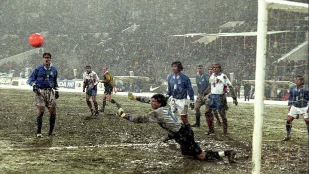 cprocuna's tweet photo. Buffon: “Me cuesta creer que Italia ya no consiga crear talentos como los de antes. Cuando entré a la selección estaba Baggio, Del Piero, Totti, Inzaghi, Montella, Vieri”. https://t.co/IHDqkxdWdN