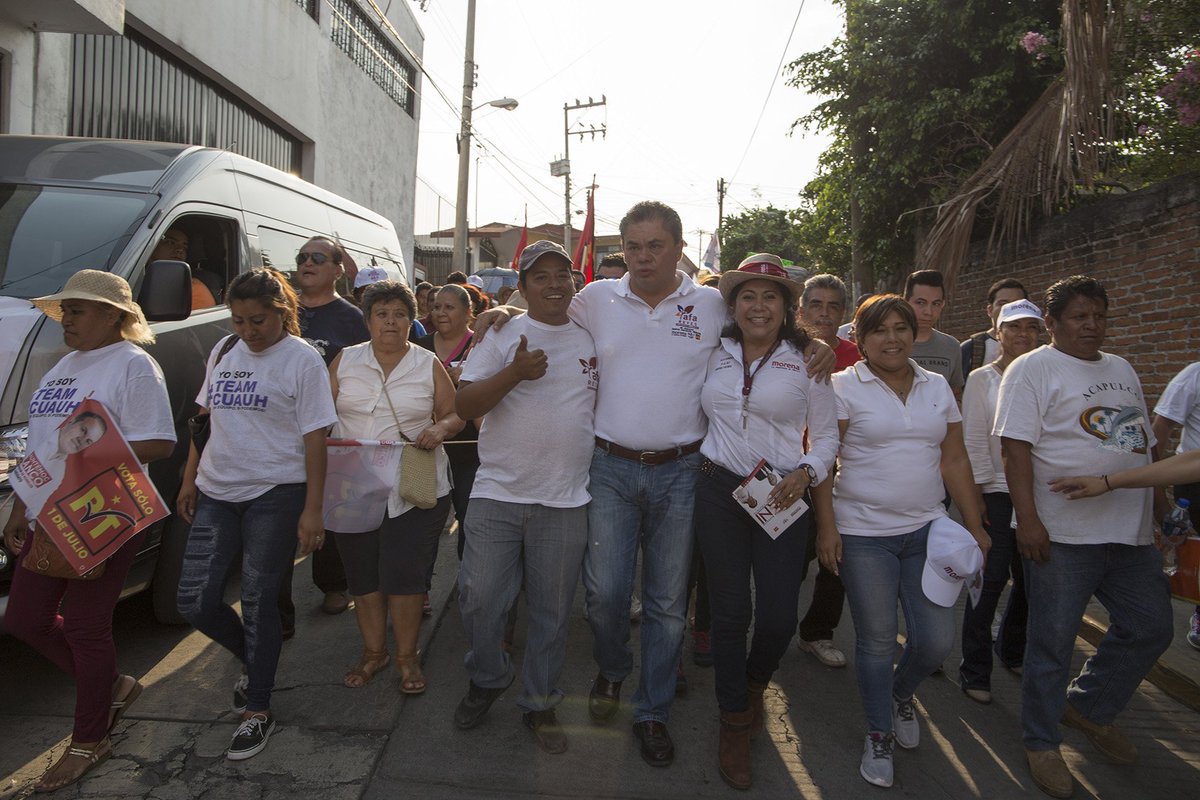 Rafa_Reyes_Mor's tweet photo. Les comparto algunas fotografías del día de ayer, durante el recorrido que se realizo en la colonia Los Pinos Tejalpa.
#Jitepec #JuntosHaremosHistoria https://t.co/IYqEQUW5BC