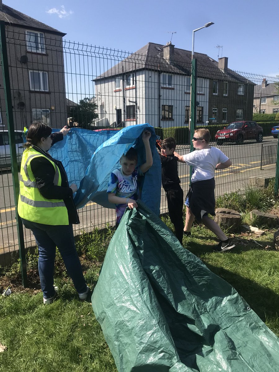 MurrayburnP's tweet photo. Den Building Fun #outdoorlearning #murrayburnlife #primary6B https://t.co/c9n2qL3hXc