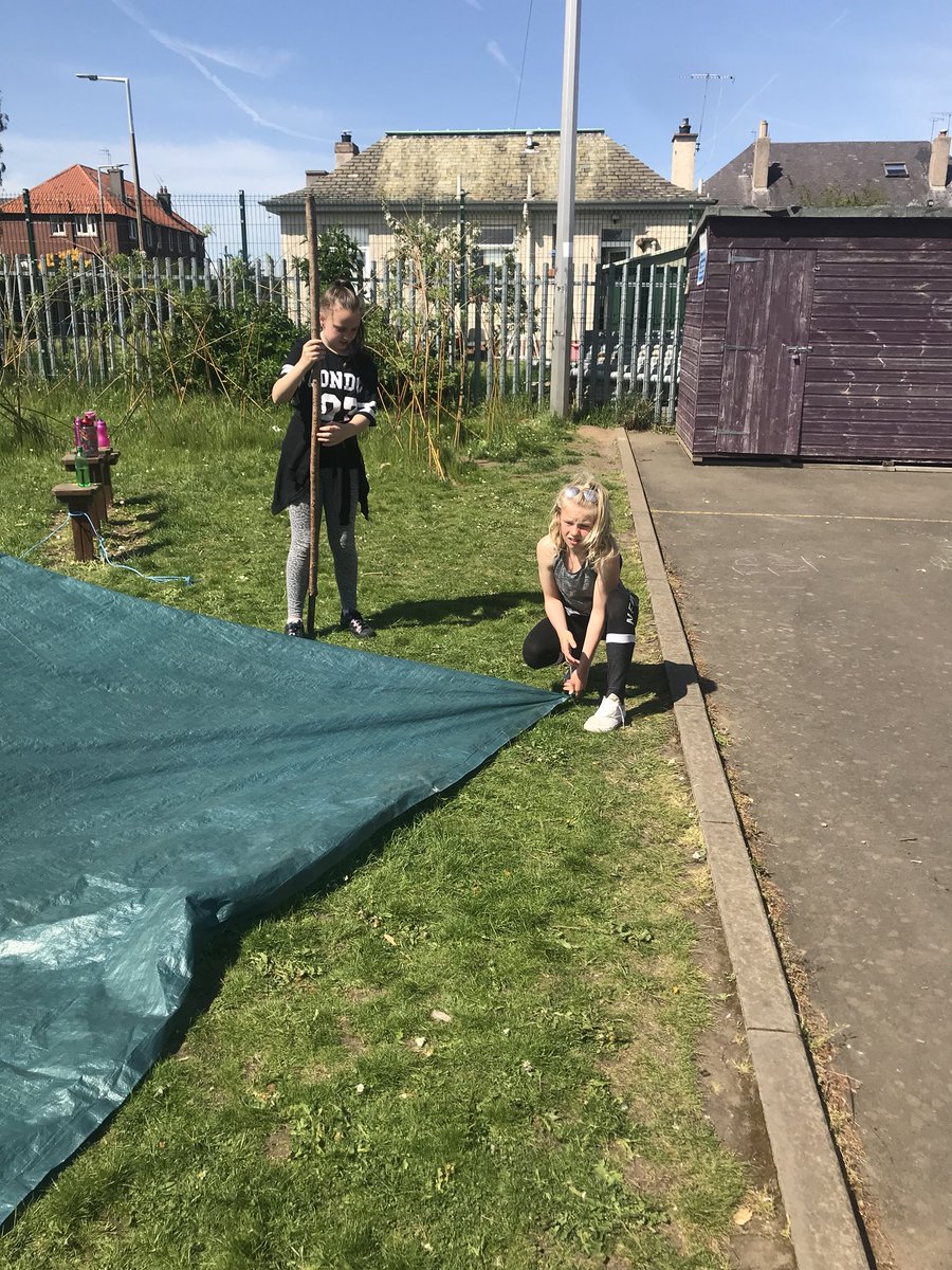 MurrayburnP's tweet photo. Den Building Fun #outdoorlearning #murrayburnlife #primary6B https://t.co/c9n2qL3hXc