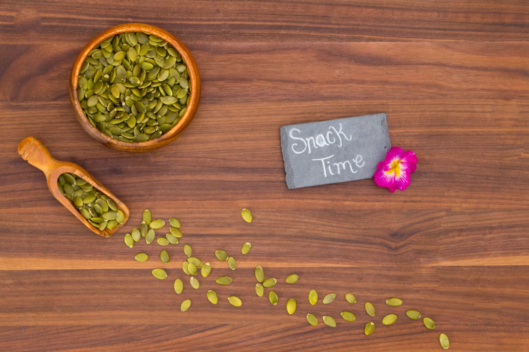 RachelBellerRDN's tweet photo. They be small, but they pack a healthy punch! #Pumpkin #seeds are loaded w/ breast cancer fighting properties like fiber, phytoestrogens, healthy fats & satisfying crunchiness. I say keep calm and seed on!
#healthy #snacks #protein #breasthealth #cancerprevention #powerperks https://t.co/5AnXvSfrXb